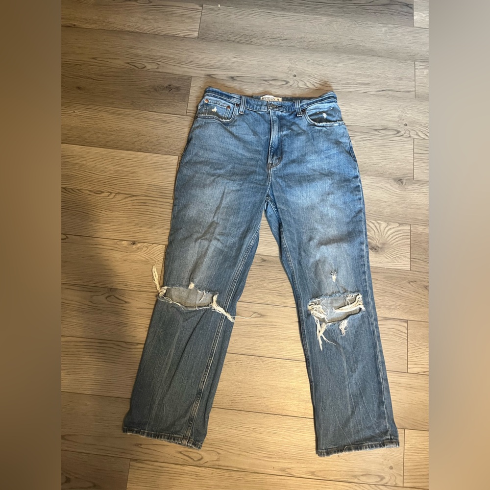 ABERCROMBIE AND FITCH ULTRA HIGH RISE ANKLE STRAIGHT JEAN